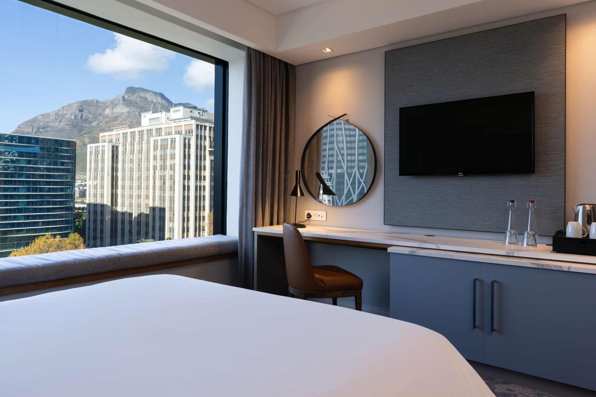 Standard Room with Mountain View